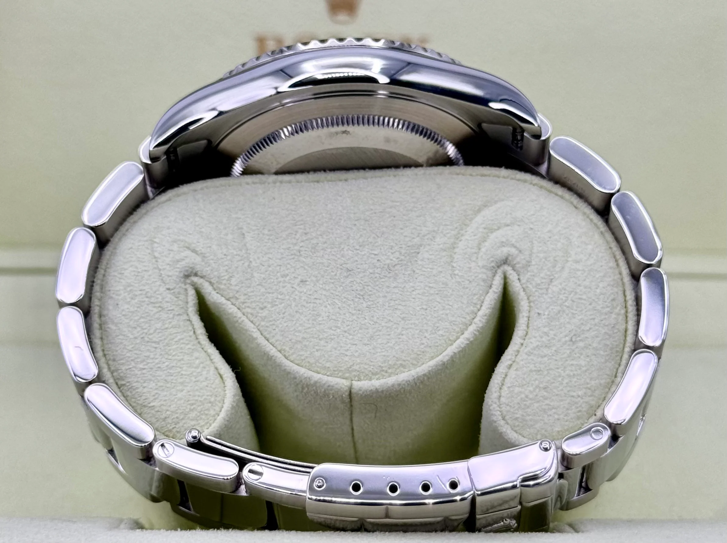 Rolex Yacht-Master 40mm 16622 Platinum Bezel and Dial - Image 10