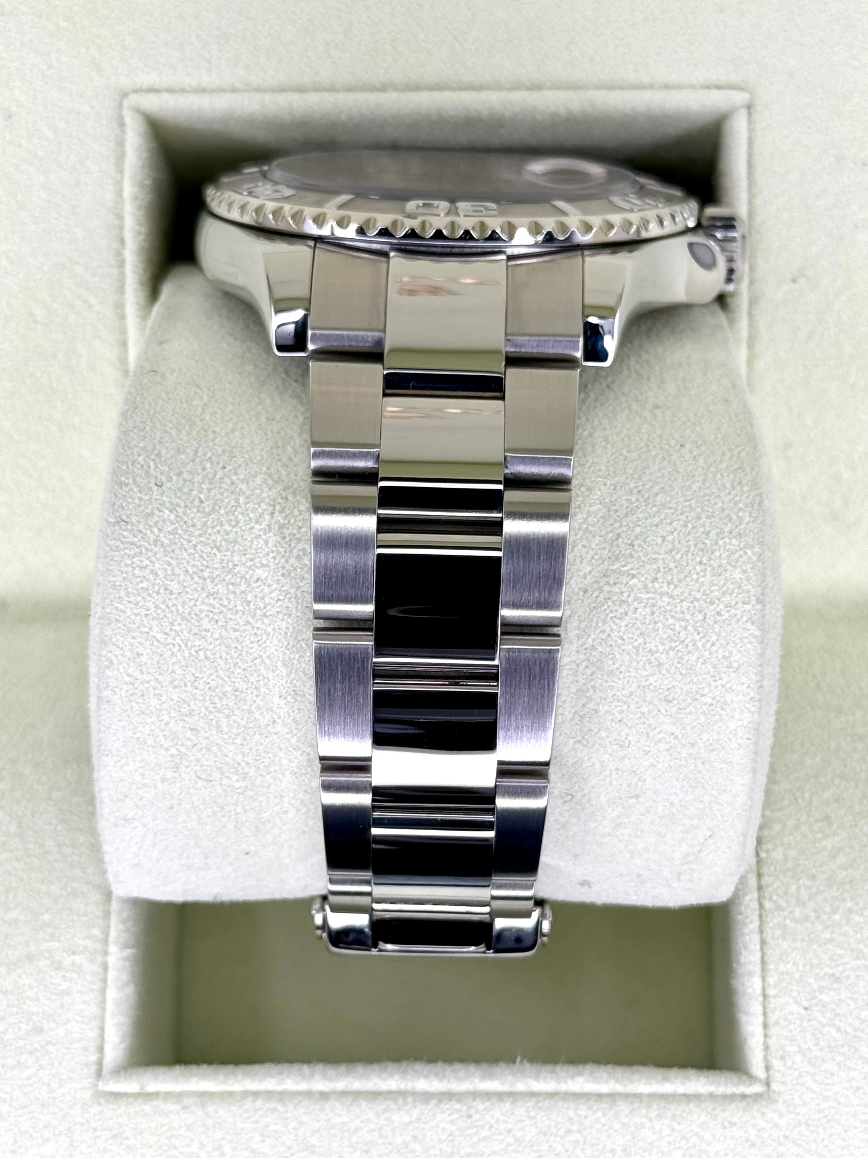 Rolex Yacht-Master 40mm 16622 Platinum Bezel and Dial - Image 3