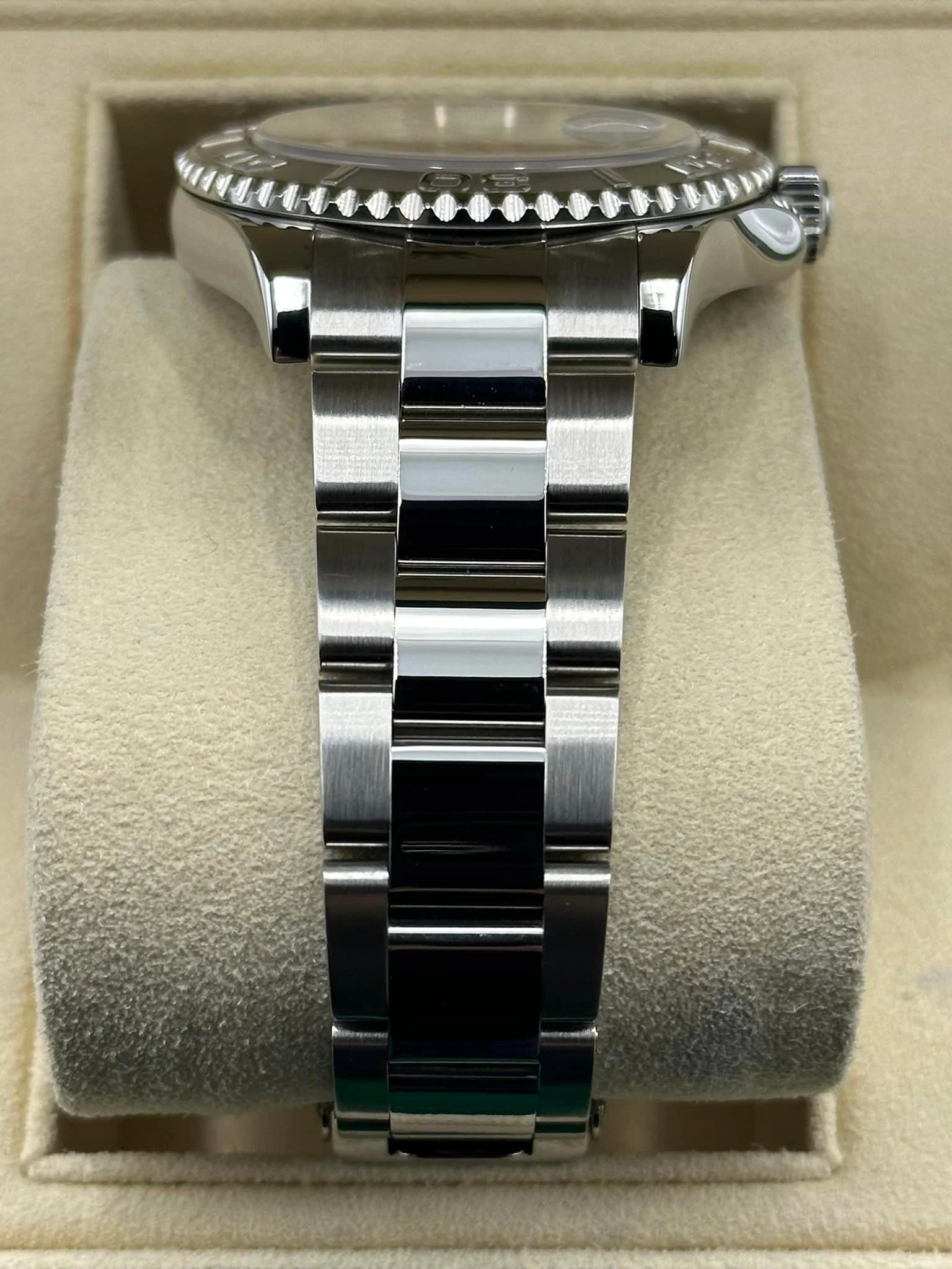 Rolex Yacht-Master 40mm 16622 Platinum Bezel and Dial - Image 3