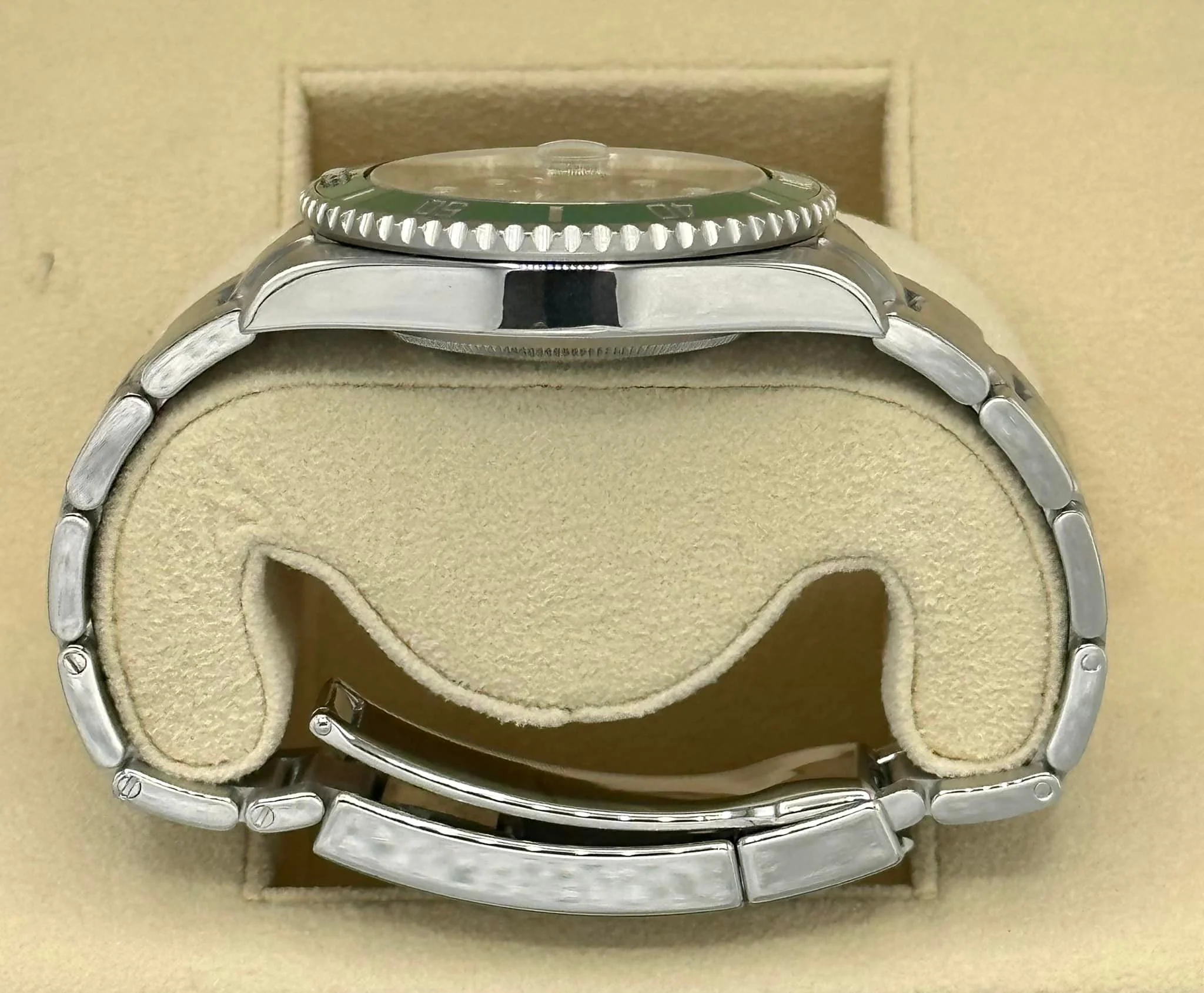 Rolex Submariner "Hulk" 40mm 116610LV Green Dial - Image 10
