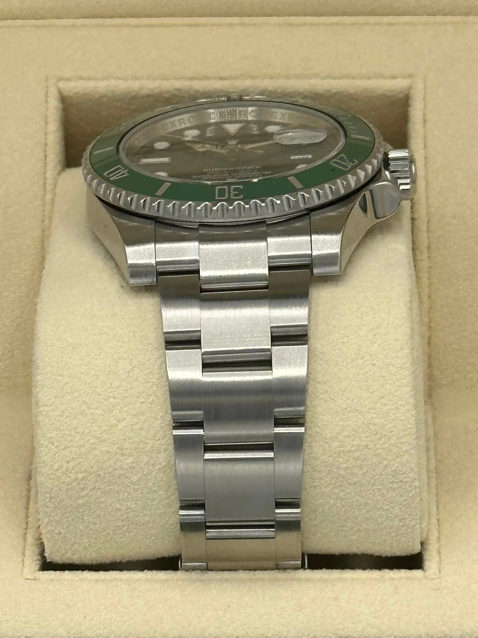 Rolex Submariner "Hulk" 40mm 116610LV Green Dial - Image 3