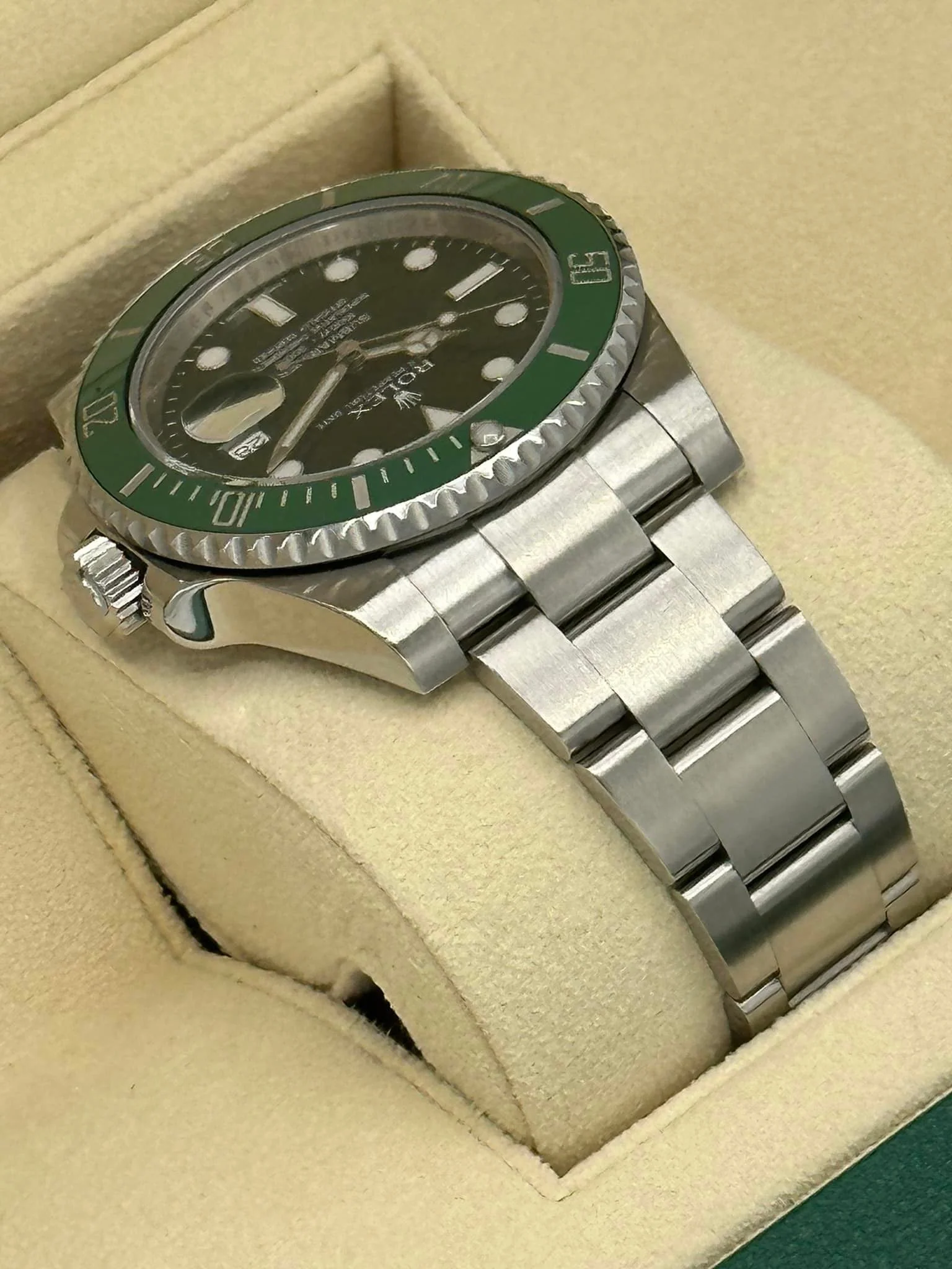 Rolex Submariner "Hulk" 40mm 116610LV Green Dial - Image 5