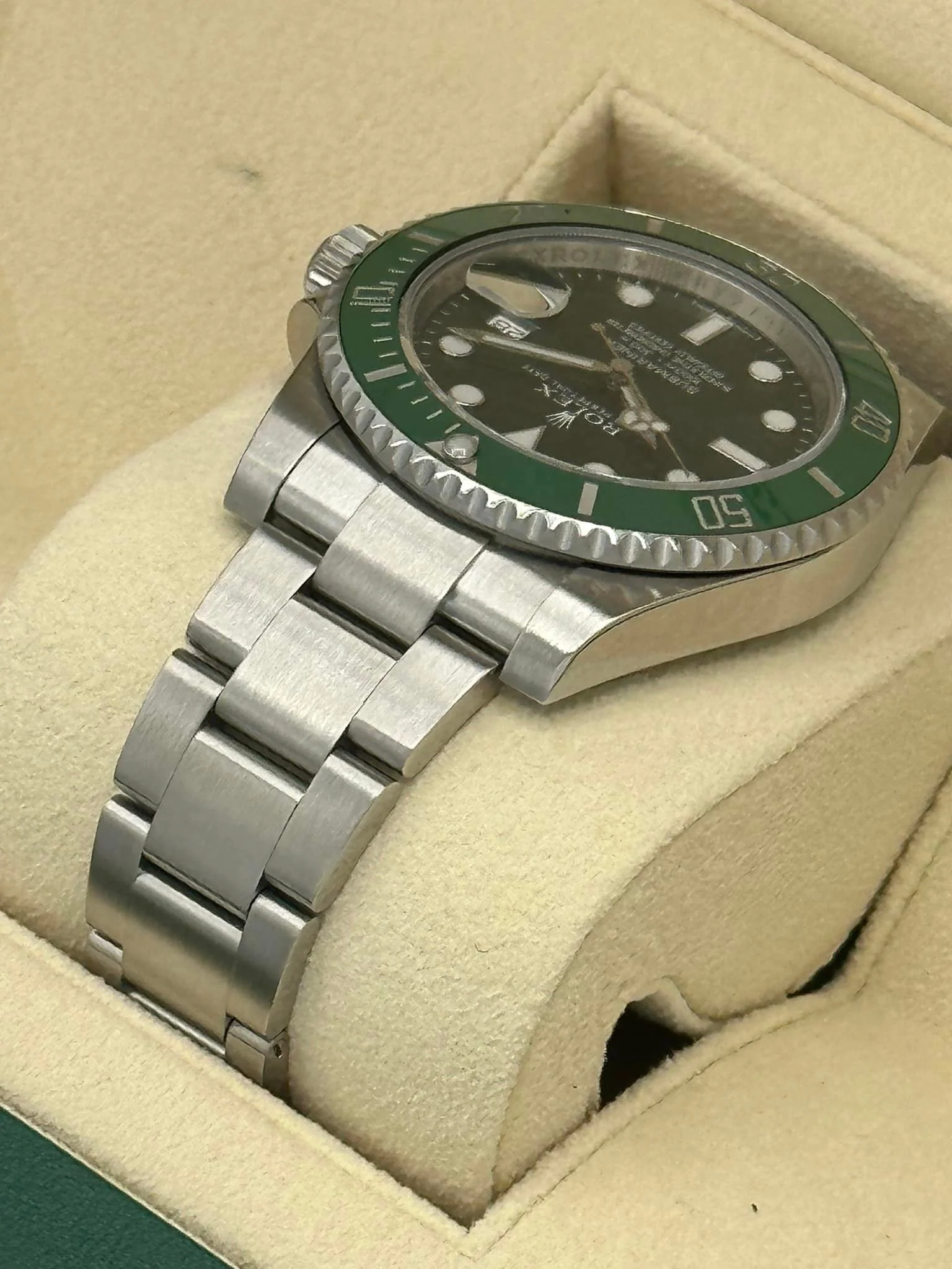 Rolex Submariner "Hulk" 40mm 116610LV Green Dial - Image 6