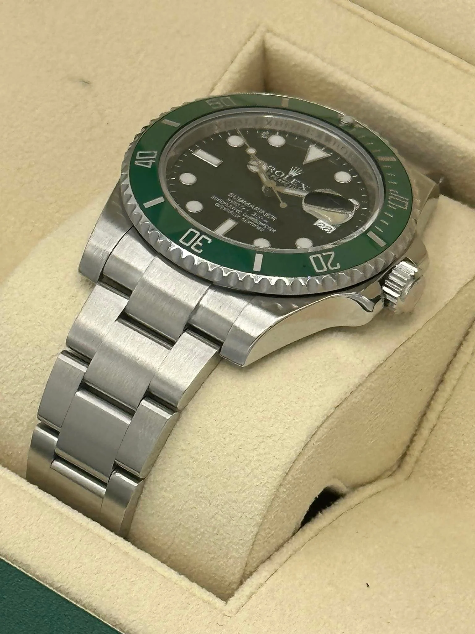 Rolex Submariner "Hulk" 40mm 116610LV Green Dial - Image 7