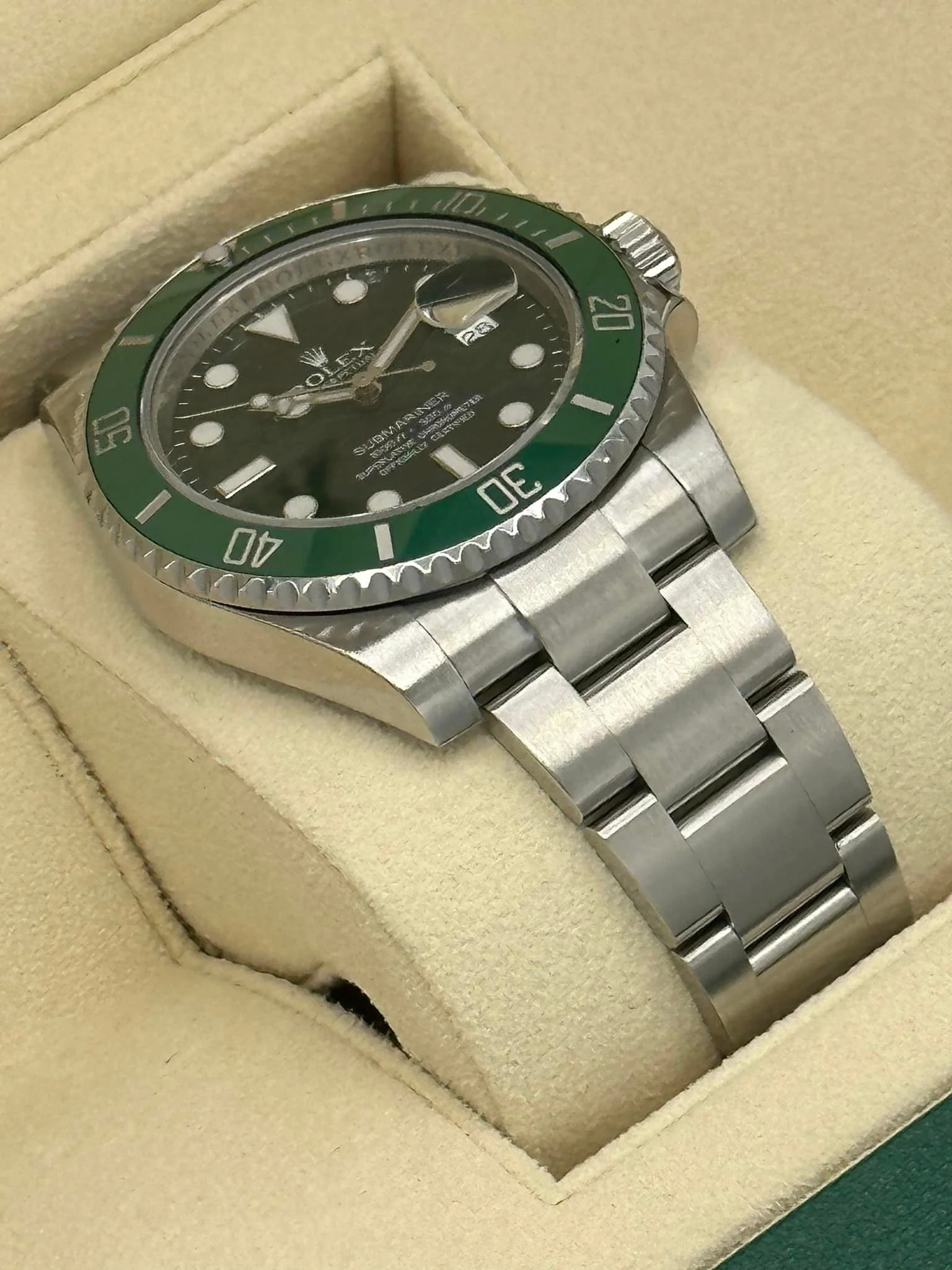 Rolex Submariner "Hulk" 40mm 116610LV Green Dial - Image 8
