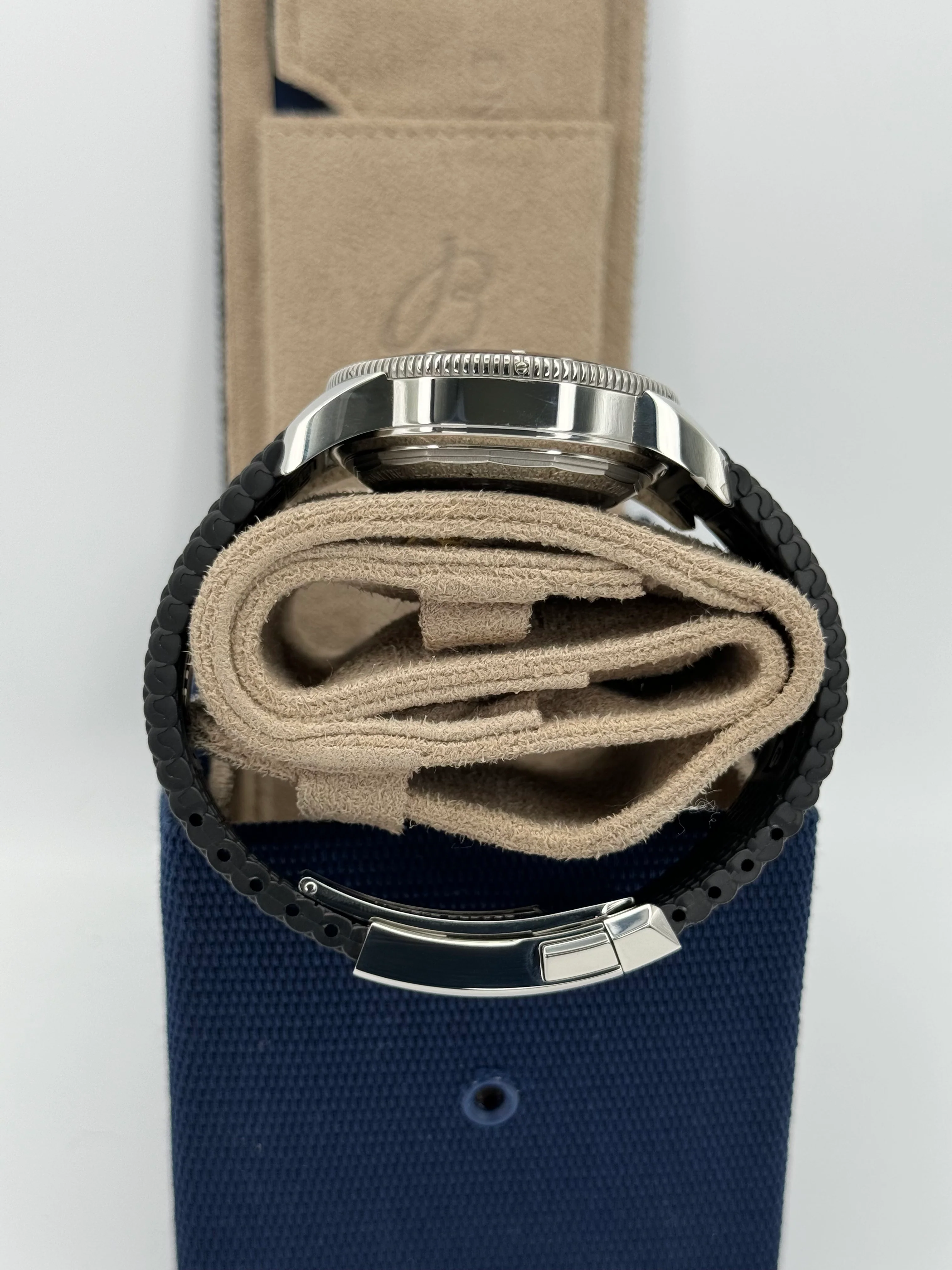 Superocean Heritage B01 44mm  AB0162121B1A1 Chronograph - Image 10
