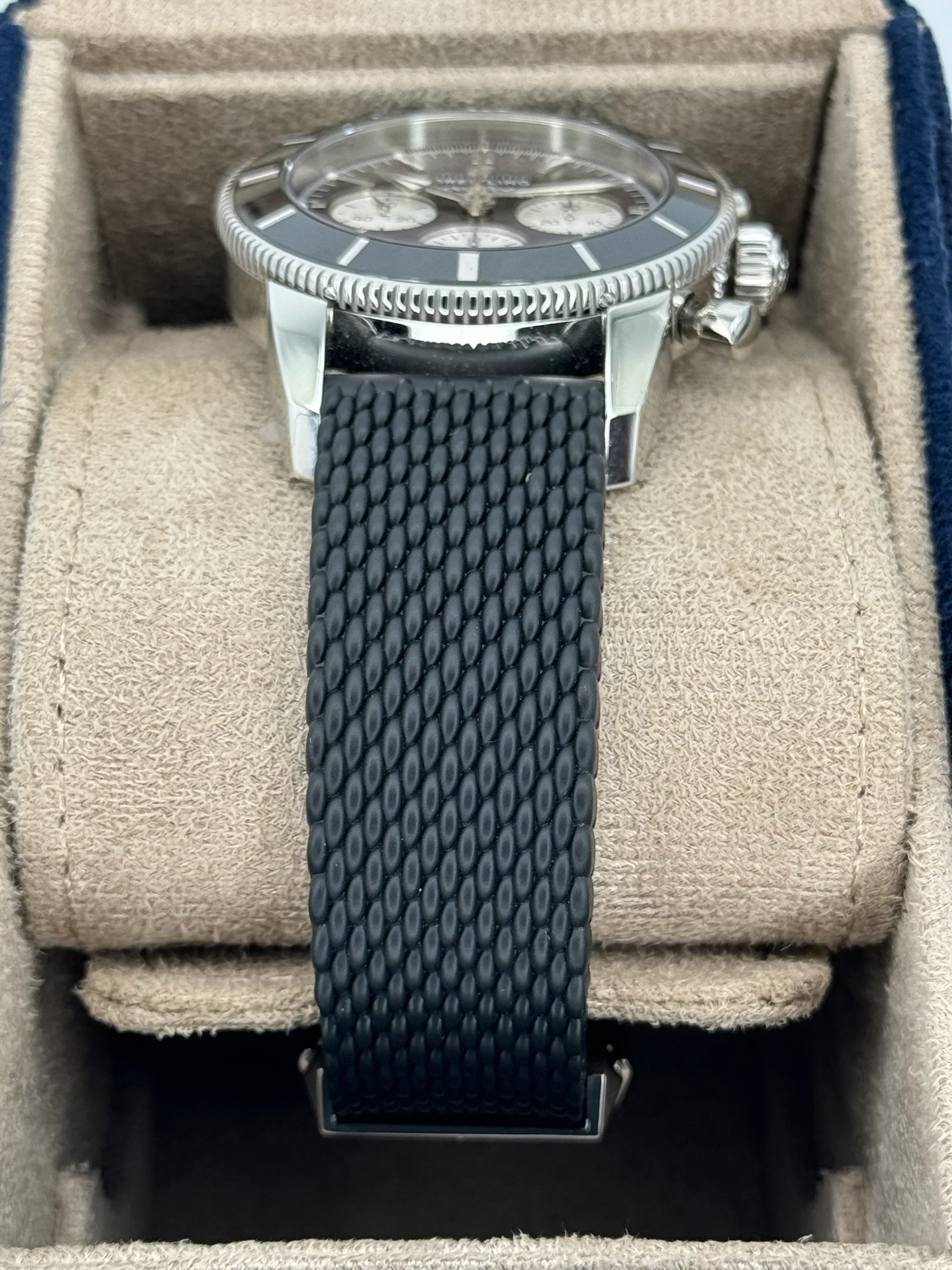Superocean Heritage B01 44mm  AB0162121B1A1 Chronograph - Image 3