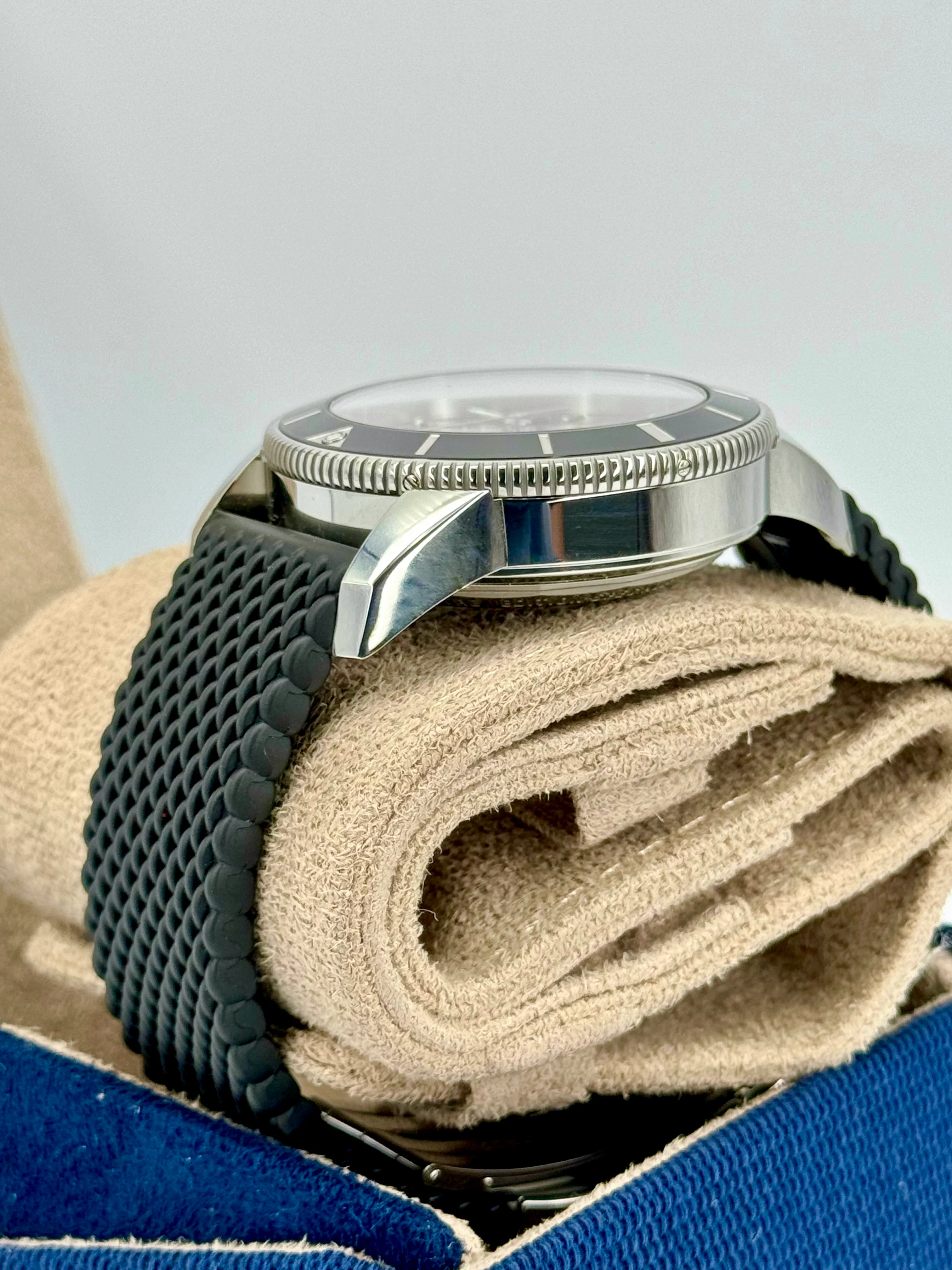 Superocean Heritage B01 44mm  AB0162121B1A1 Chronograph - Image 7