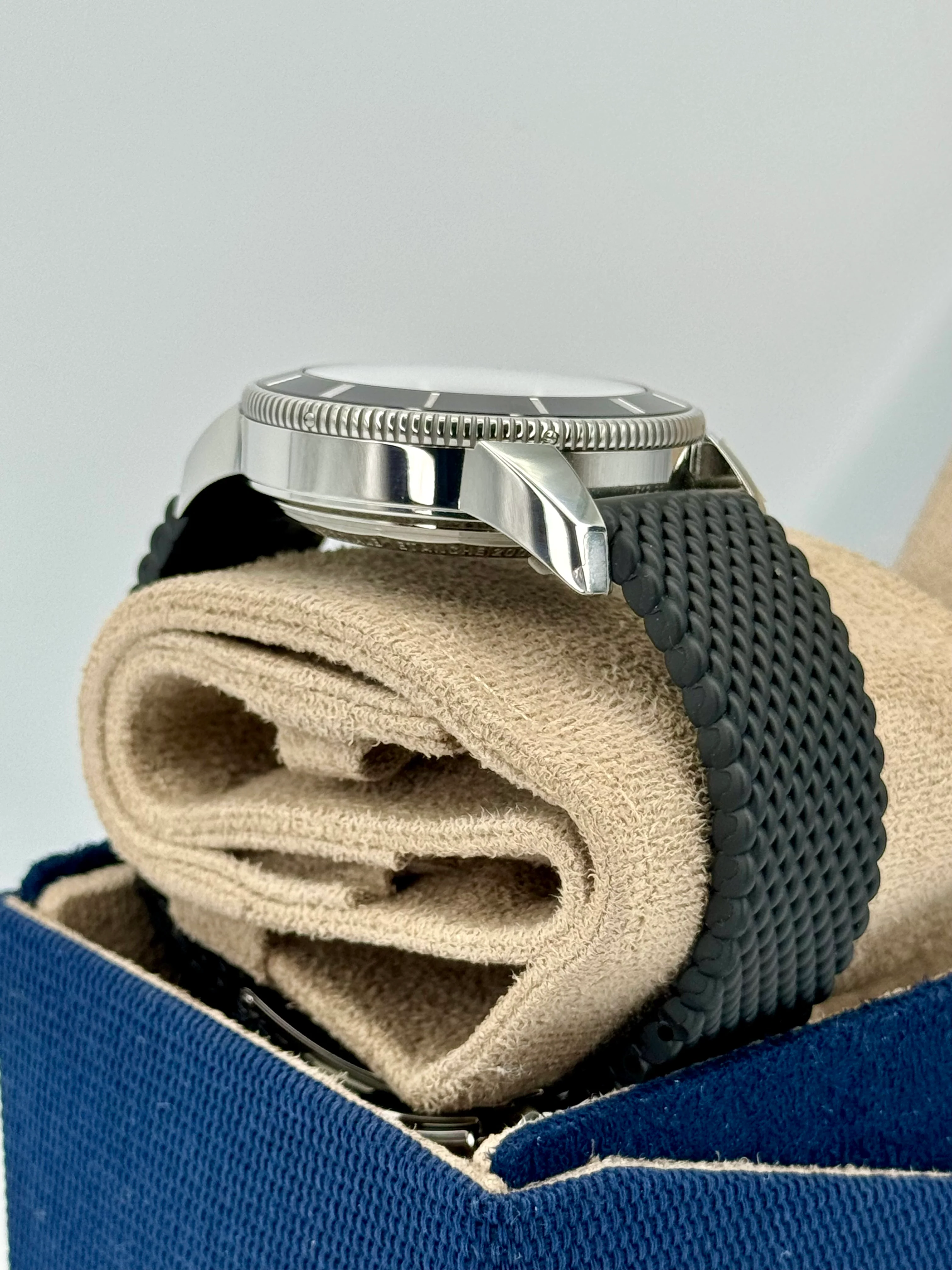 Superocean Heritage B01 44mm  AB0162121B1A1 Chronograph - Image 8
