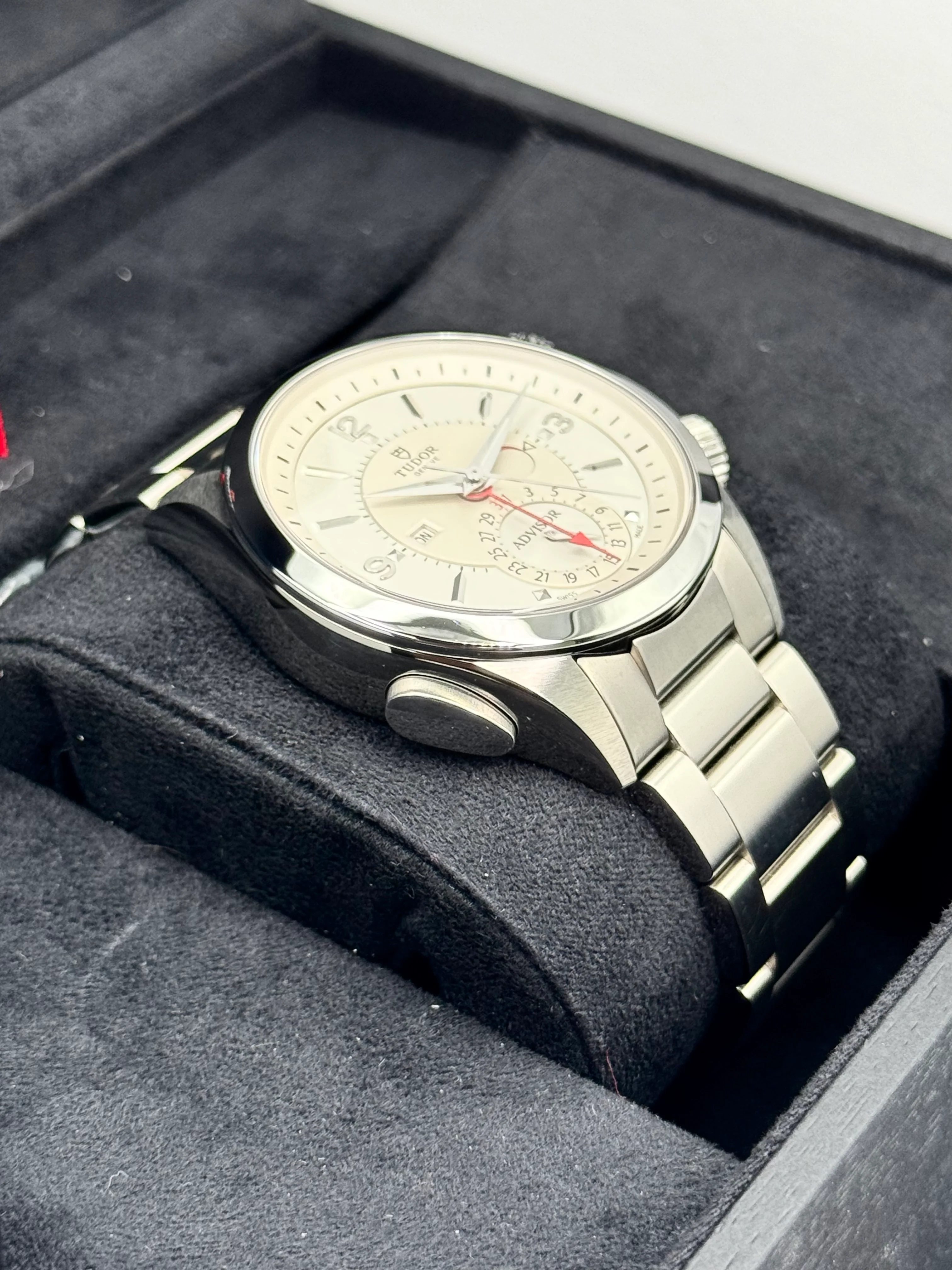 Tudor Heritage Advisor 42mm 79620T Stainless Steel White Dial - Image 5