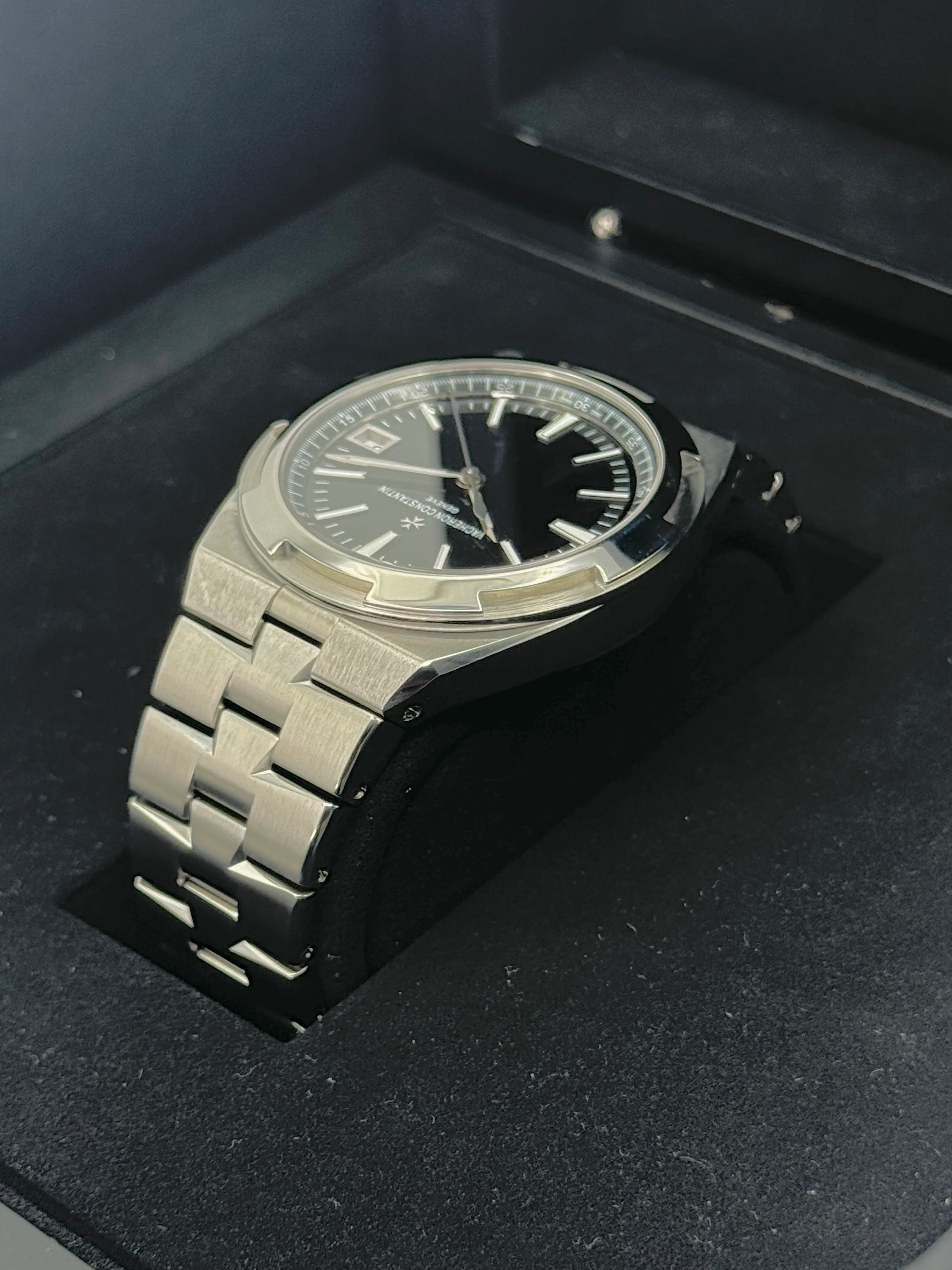 2021 Vacheron Constantin Overseas 41mm 4500V Stainless Black Dial - Image 7