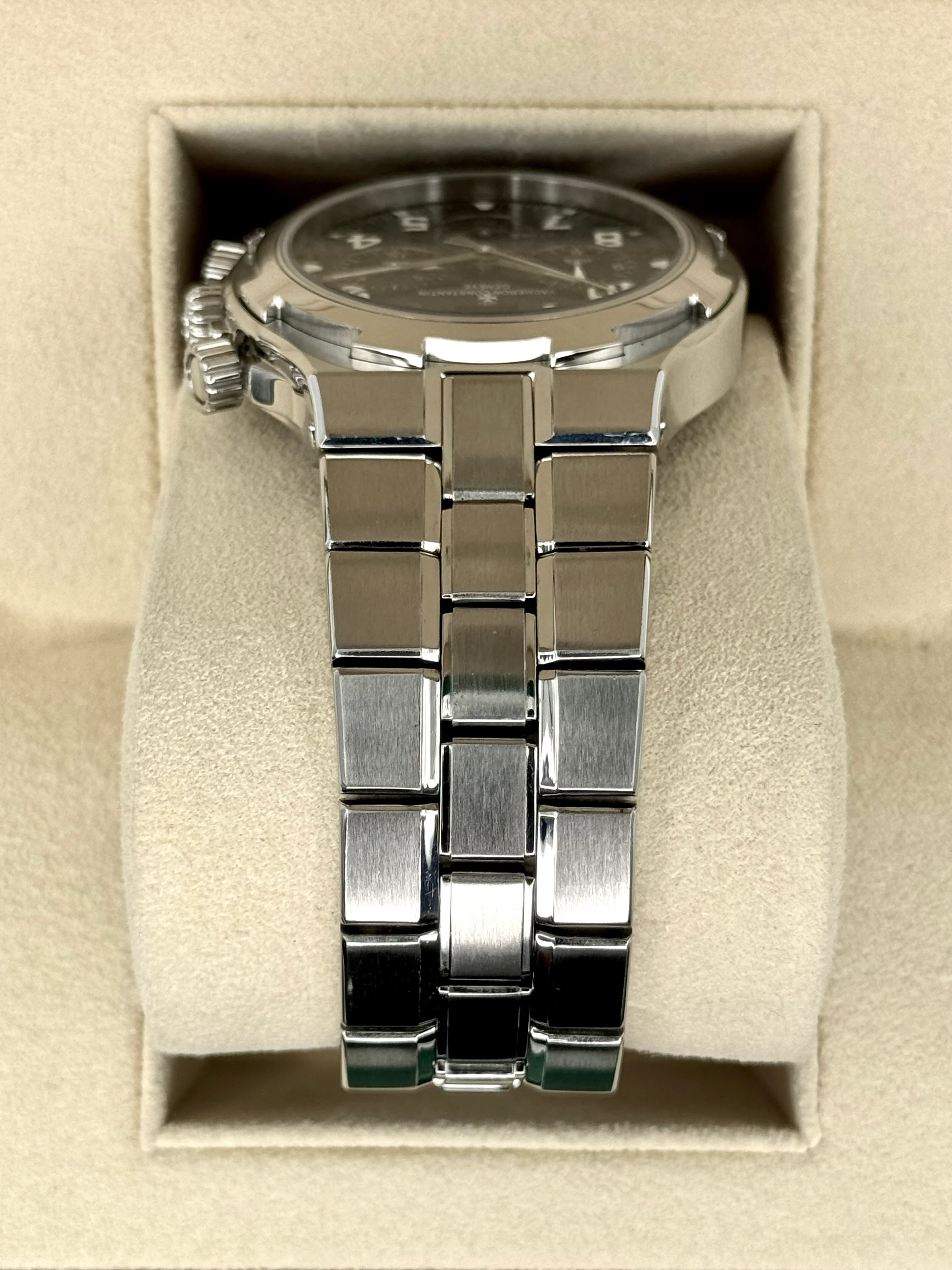 Vacheron Constantin Overseas Chrono 40mm 49140/423A-8886 Black Dial - Image 4