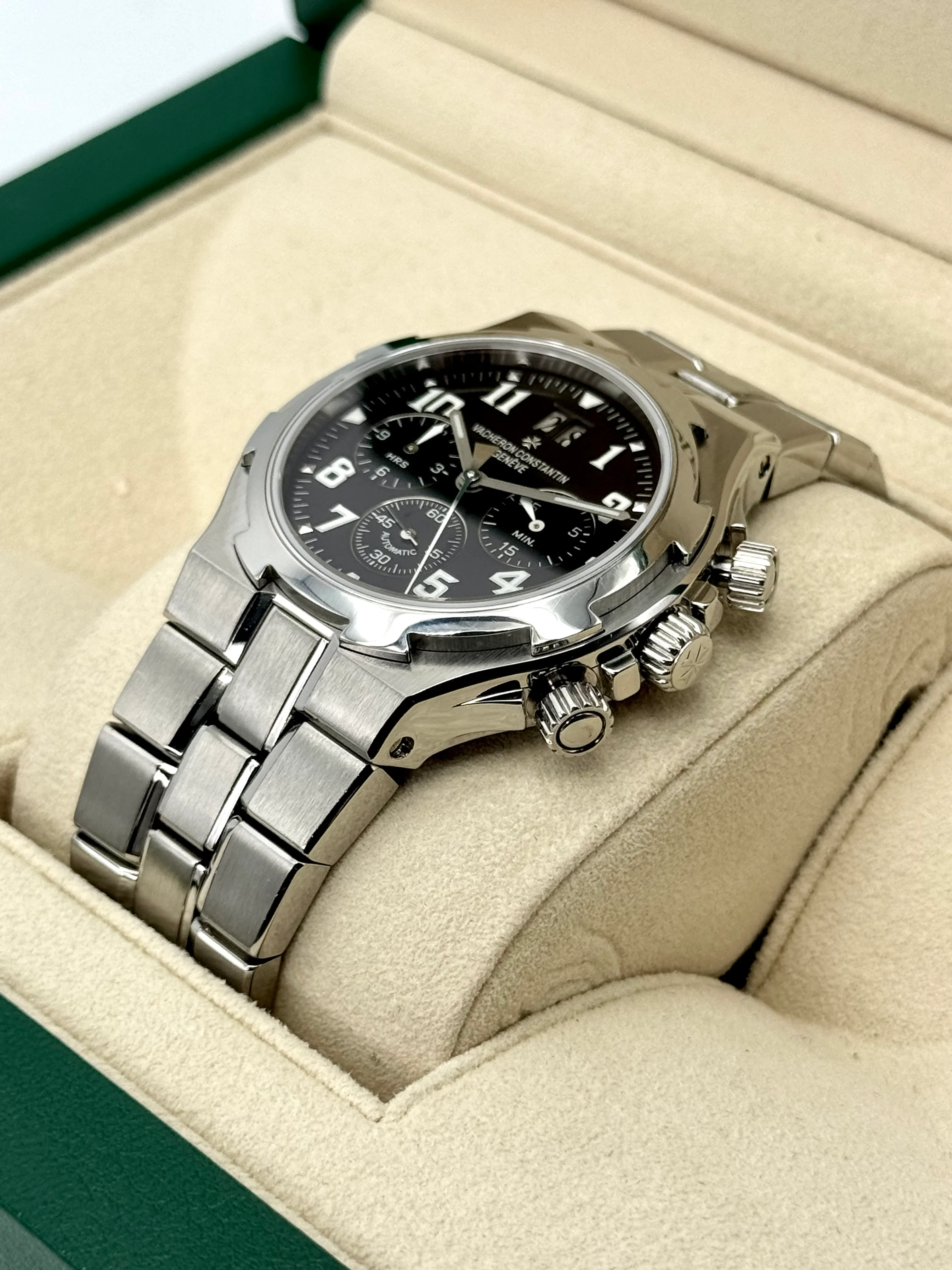 Vacheron Constantin Overseas Chrono 40mm 49140/423A-8886 Black Dial - Image 5