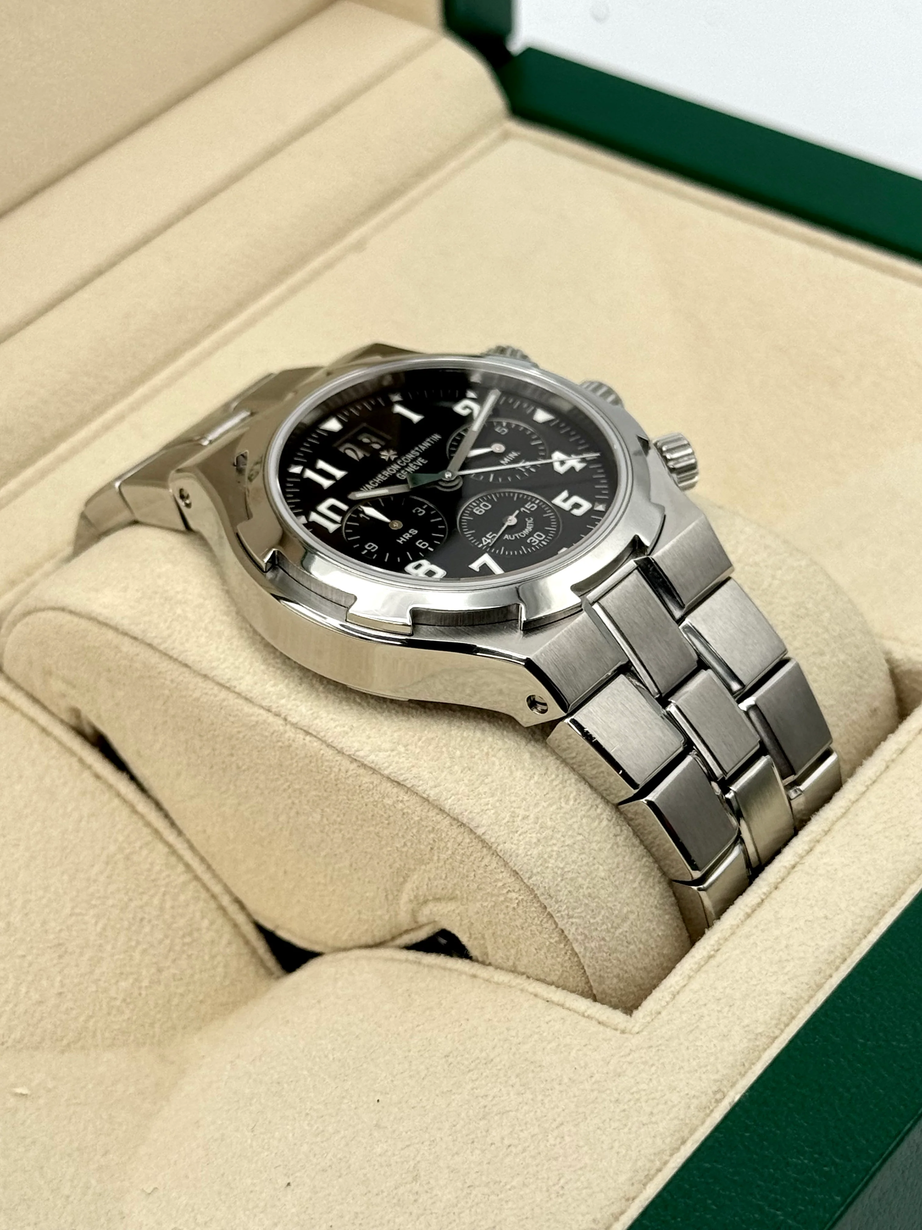 Vacheron Constantin Overseas Chrono 40mm 49140/423A-8886 Black Dial - Image 6