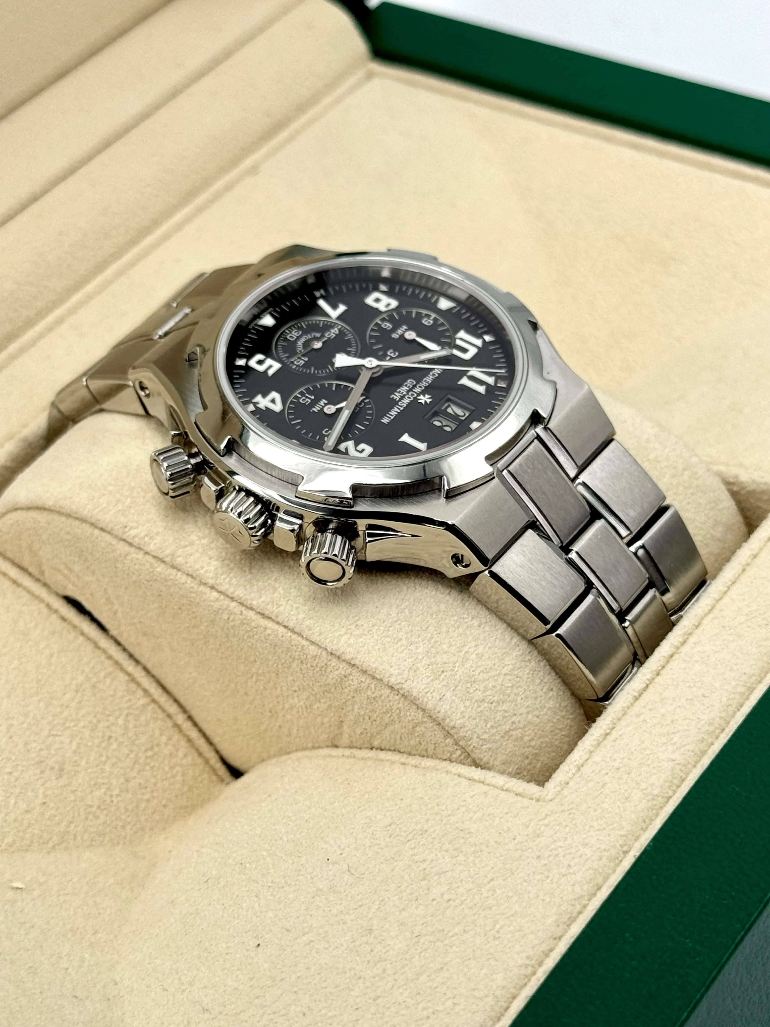 Vacheron Constantin Overseas Chrono 40mm 49140/423A-8886 Black Dial - Image 8